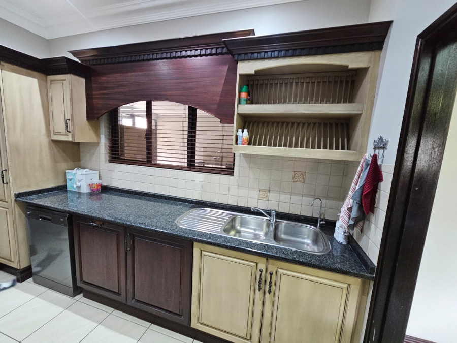 5 Bedroom Property for Sale in Jim Fouchepark Free State